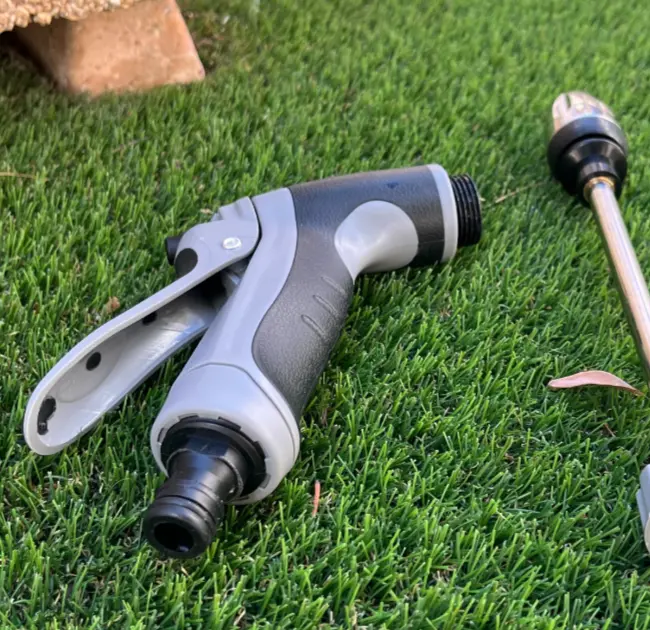 Qinux WaterBlitz Sprayer 5 Star Review by Isabella